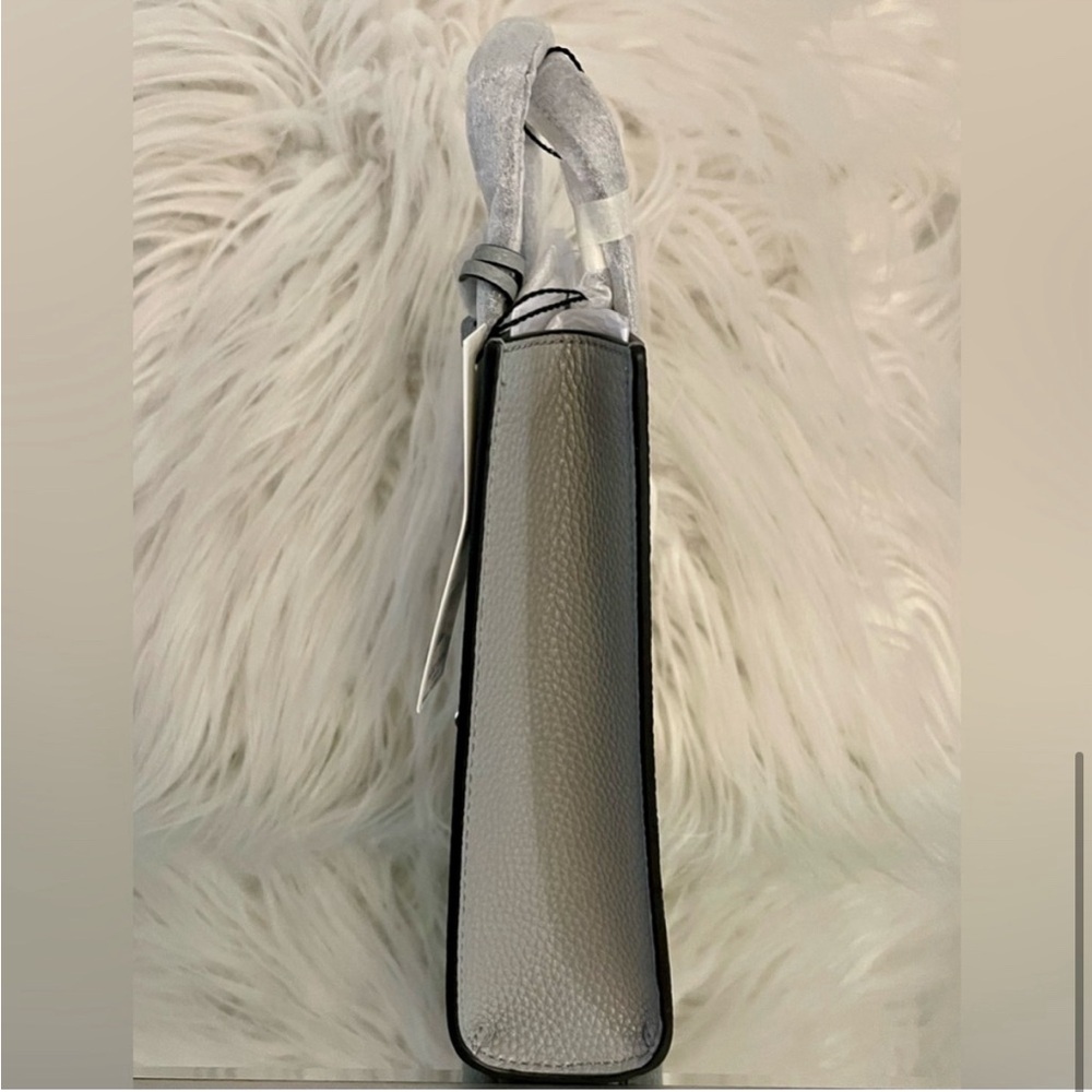 Marc Jacobs and Looney Toons collab! Featuring….BUGS BUNNY!! NWT Limited edition - Picture 6 of 8